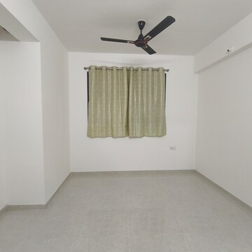 Room in 1 BHK Apartment at Hiranandani Estate Villa Carino, Thane West – for Rent
