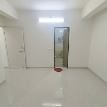 Room in 1 BHK Apartment at Hiranandani Estate Villa Carino, Thane West – for Rent