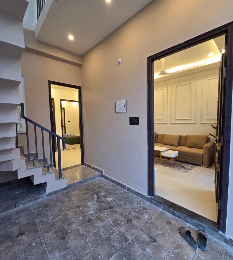 Room, manas-town 3 Bedroom 2380 Sq.Ft. Villa In Indira Nagar Lucknow 9319966