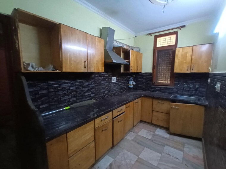 Kitchen, mansa ram park 3 Bedroom 900 Sq.Ft. Builder Floor In Mansa Ram Park Delhi 9319986