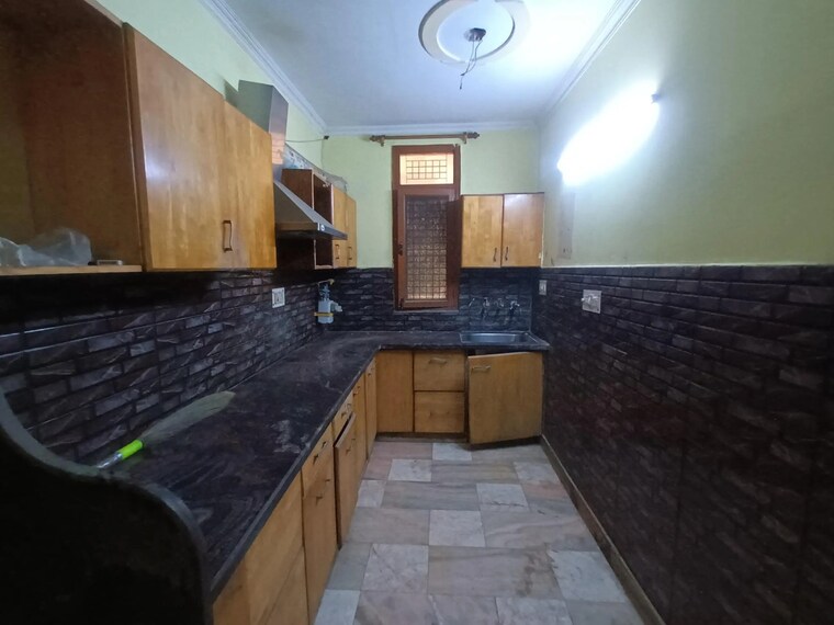 Kitchen, mansa ram park 3 Bedroom 900 Sq.Ft. Builder Floor In Mansa Ram Park Delhi 9319986