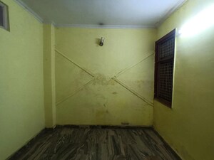 Room in 3 BHK Builder Floor at Mansa Ram Park – for Rent