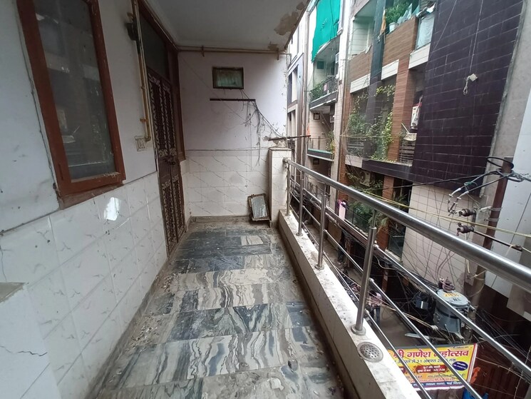 Balcony, mansa ram park 3 Bedroom 900 Sq.Ft. Builder Floor In Mansa Ram Park Delhi 9319986