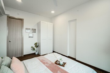 Room in 3 BHK Apartment at Rajesh Raj Infinia, Malad West – for Sale
