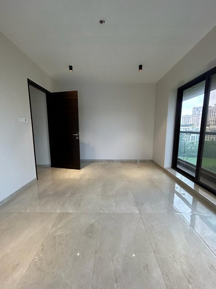 Room, lake-front-solitaire 3 Bedroom 2052 Sq.Ft. Apartment In Powai Mumbai 9320009