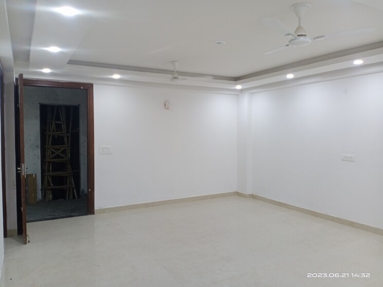 Room, vasant kunj 3 Bedroom 1350 Sq.Ft. Builder Floor In Vasant Kunj Delhi 9320028