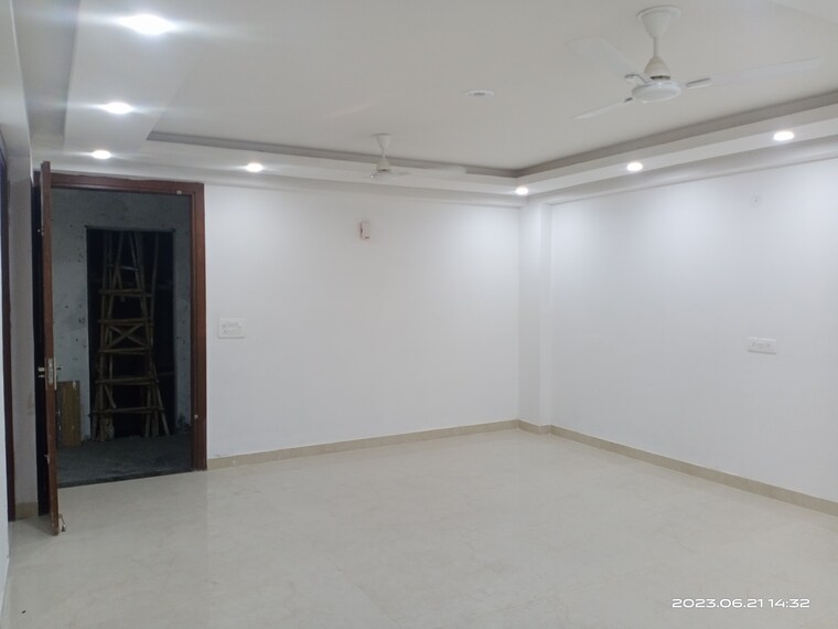 Room, vasant kunj 3 Bedroom 1350 Sq.Ft. Builder Floor In Vasant Kunj Delhi 9320028