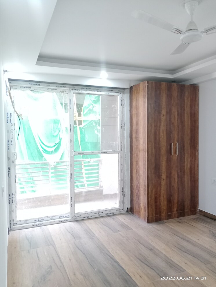 Room, vasant kunj 3 Bedroom 1350 Sq.Ft. Builder Floor In Vasant Kunj Delhi 9320028