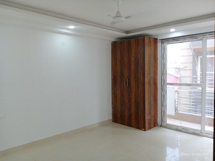 Room, vasant kunj 3 Bedroom 1350 Sq.Ft. Builder Floor In Vasant Kunj Delhi 9320028