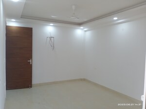 Room in 3 BHK Builder Floor at Vasant Kunj – for Rent