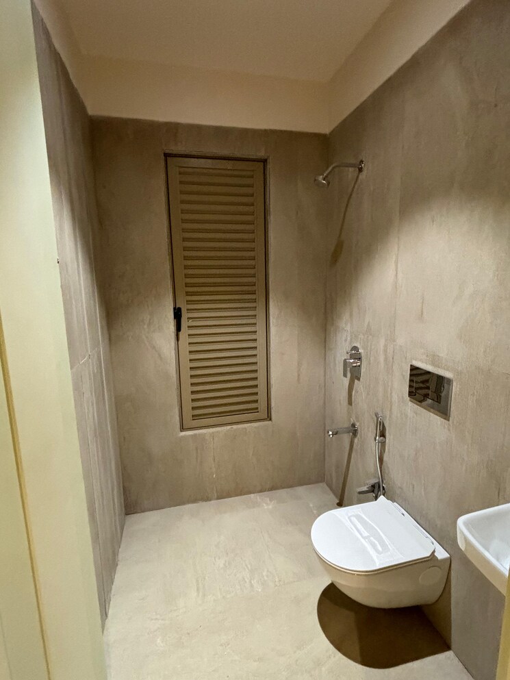 Bathroom, inspira-one 4 Bedroom 2211 Sq.Ft. Apartment In Bandra West Mumbai 9320041