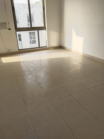 Room in 3 BHK Apartment at Vatika Lifestyle Homes, Sector 83 – for Sale