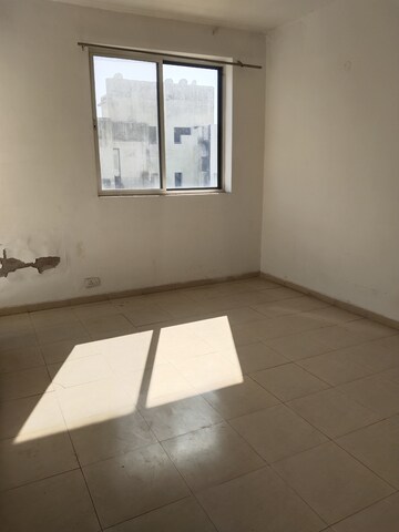 Room in 3 BHK Apartment at Vatika Lifestyle Homes, Sector 83 – for Sale