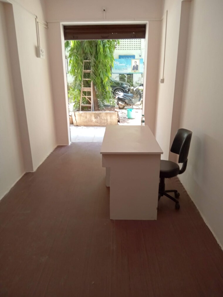 Room, vijay-orovia Commercial Shop 350 Sq.Ft. In Ghodbunder Road Thane 9320077