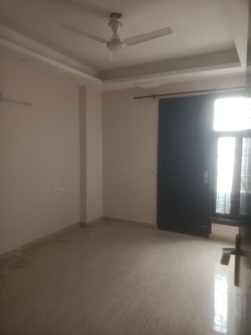 Room in 2 BHK Builder Floor at Vasant Kunj Enclave – for Rent