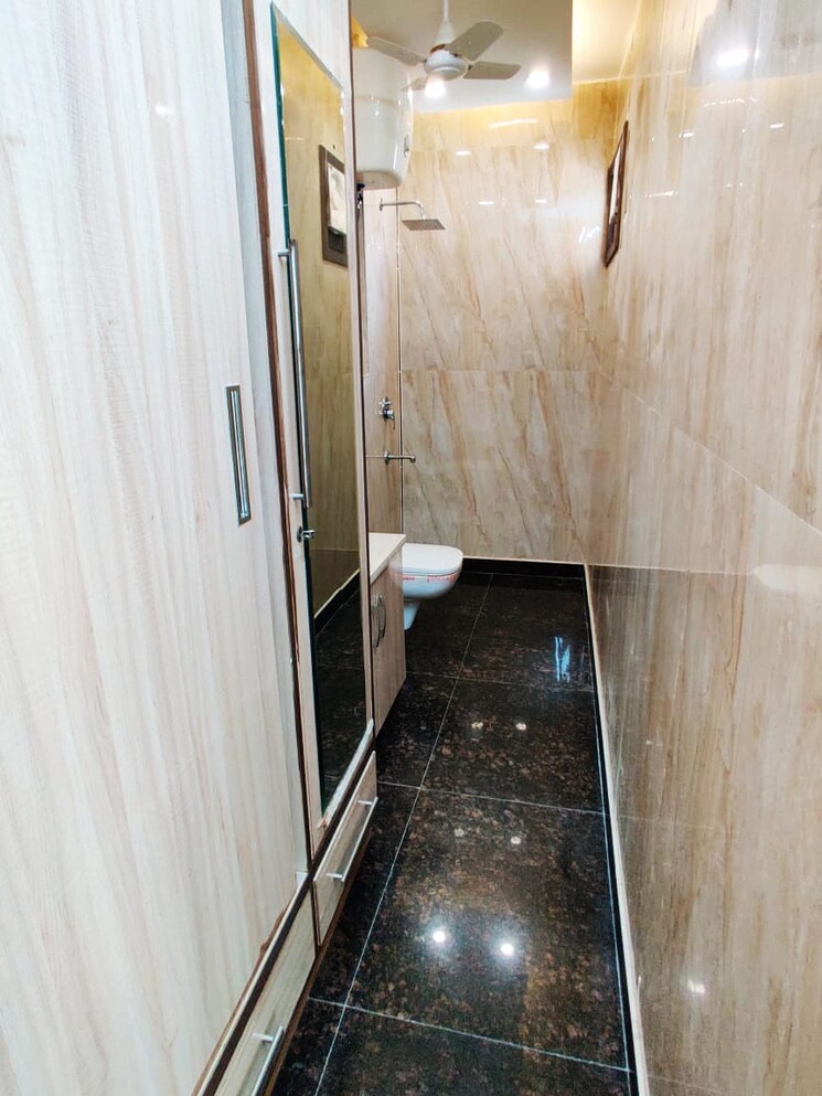 Bathroom, lajpat nagar 2 Bedroom 900 Sq.Ft. Builder Floor In Lajpat Nagar Delhi 9320145