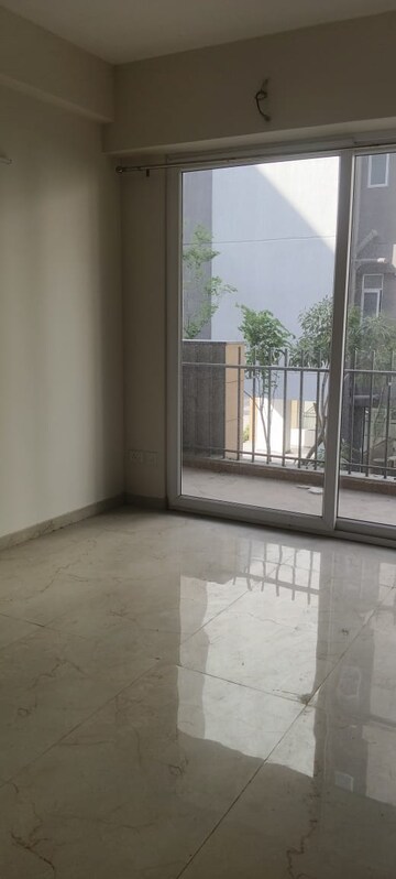 Room in 2.5 BHK Apartment at M3M Soulitude, Sector 89 – for Rent