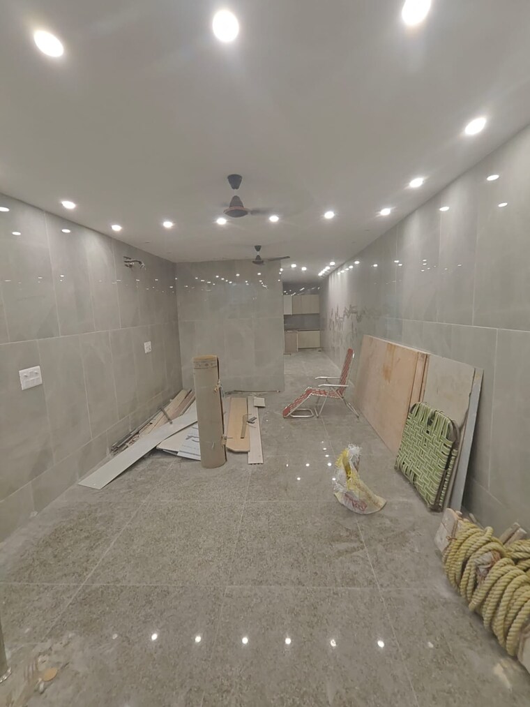 Team Area, defence colony Commercial Office Space 900 Sq.Ft. In Defence Colony Delhi 9320196