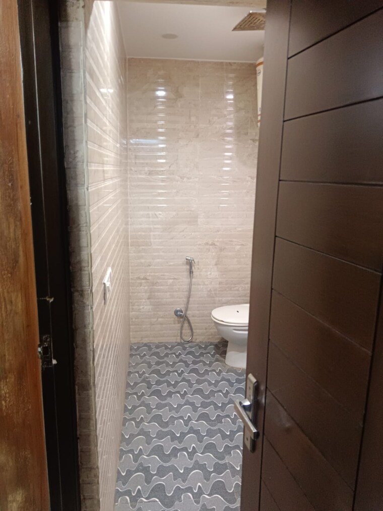 Bathroom, panchsheel vihar 3 Bedroom 990 Sq.Ft. Builder Floor In Panchsheel Vihar Delhi 9320208