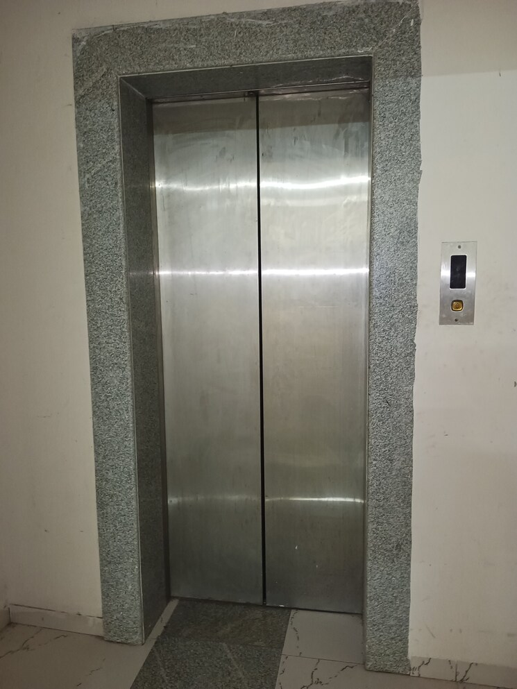 undefined, unique-shanti-signature Commercial Office Space 12000 Sq.Ft. In Mira Road Thane 9320432