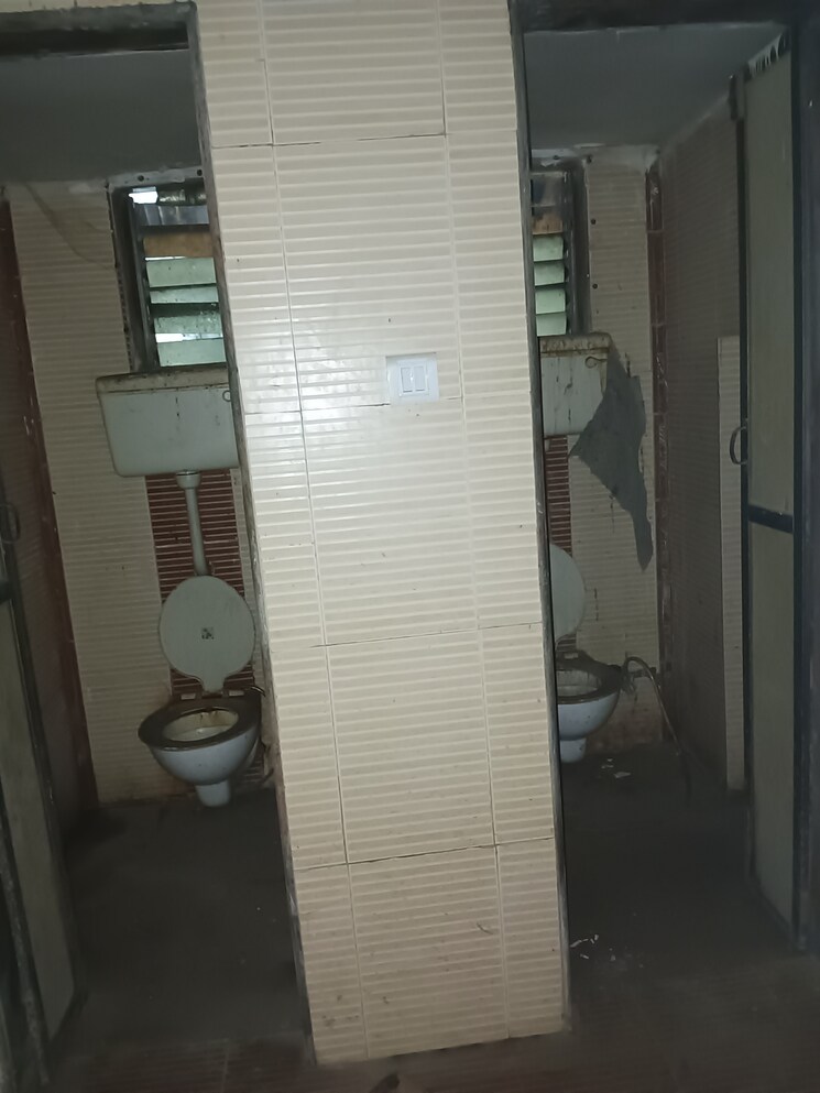 Bathroom, unique-shanti-signature Commercial Office Space 12000 Sq.Ft. In Mira Road Thane 9320432