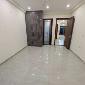 Room in 3.5 BHK Builder Floor at Sector 23 – for Rent