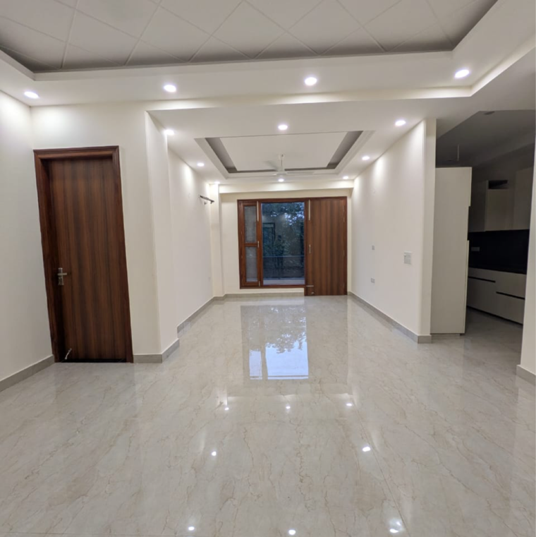 Room, sector 23 3.5 Bedroom 1500 Sq.Ft. Builder Floor In Sector 23 Gurgaon 9320501