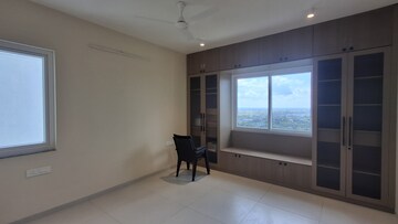 Room in 3 BHK Apartment at Rajapushpa Provincia, Narsingi – for Rent