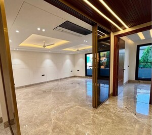 Room in 4 BHK Builder Floor at BP Homes, Sector 85 – for Sale