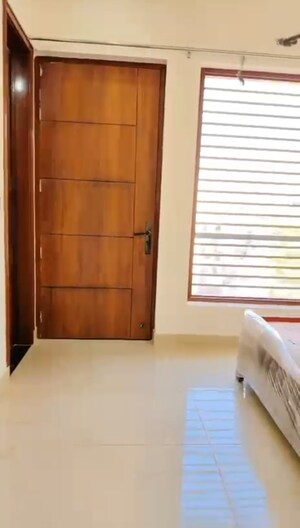 Room in 3 BHK Builder Floor at Sector 57 – for Rent