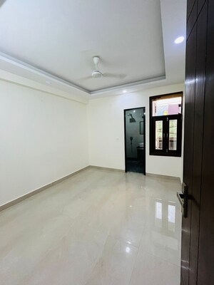 Room in 1 BHK Apartment at Saket – for Rent