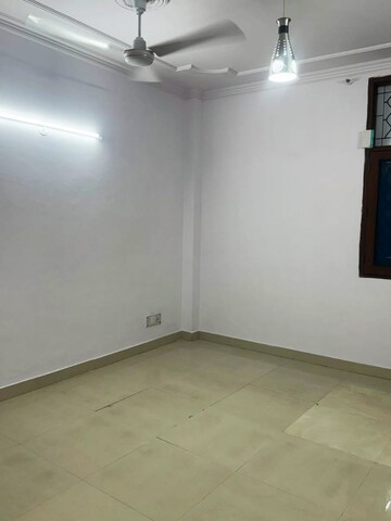 Room in 2 BHK Builder Floor at Lajpat Nagar – for Rent