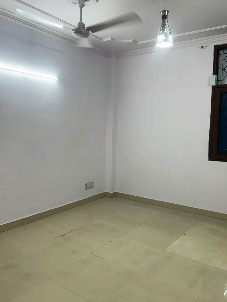 Room, lajpat nagar 2 Bedroom 900 Sq.Ft. Builder Floor In Lajpat Nagar Delhi 9320699