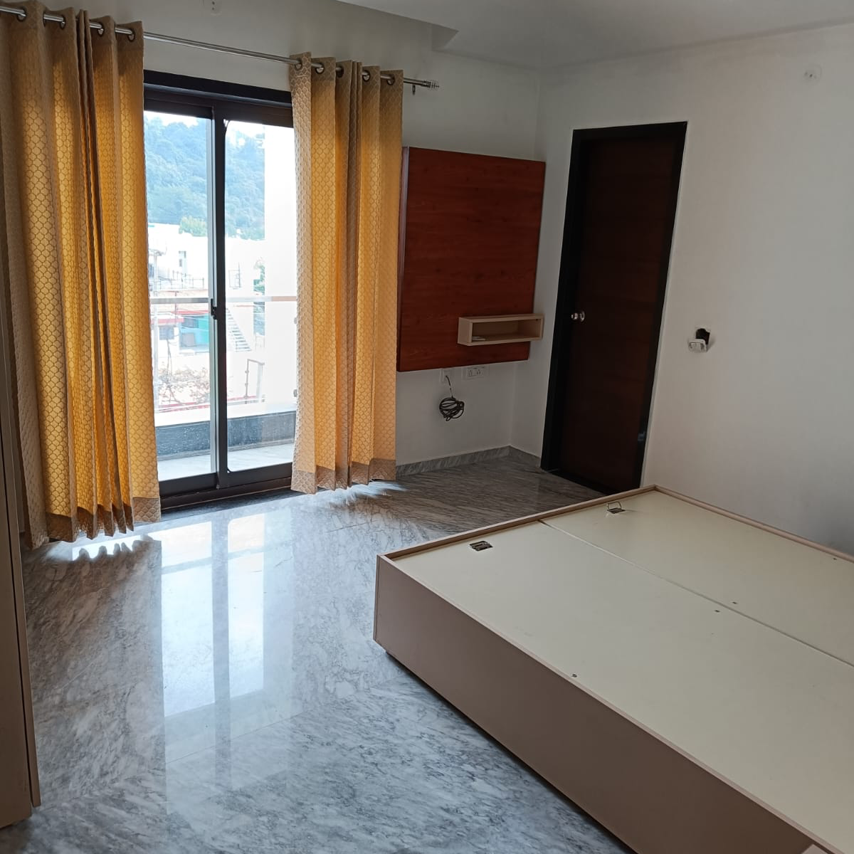 4 BHK + Servant Room Apartment For Rent in Shivalik Exotica