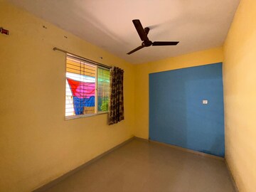 Room in 1 BHK Apartment at Seawoods – for Rent