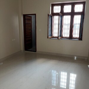 Room in 3 BHK Builder Floor at Dalanwala – for Rent