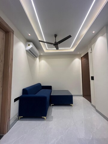 Living Room in 1 RK Builder Floor at Sector 10 – for Rent