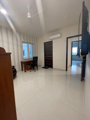 Room in 3 BHK Apartment at Jayabheri The Summit, Narsingi – for Rent