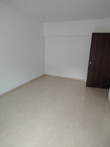 Room in 3 BHK Apartment at Suvrat CHS, Tembhi Naka – for Rent