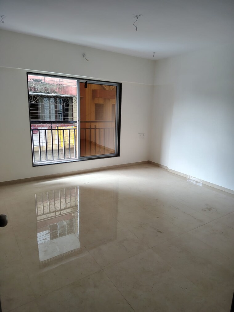 Room, suvrat-chs 3 Bedroom 900 Sq.Ft. Apartment In Tembhi Naka Thane 9320858