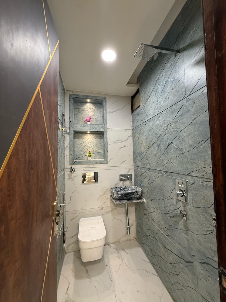 Bathroom, dwarka mor 2 Bedroom 650 Sq.Ft. Builder Floor In Dwarka Mor Delhi 9320934