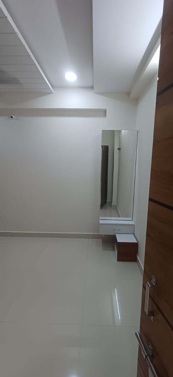3 BHK + Servant Room Apartment For Rent in Gopal Swamy  Apartments 