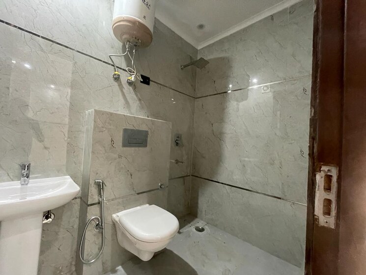 Bathroom, saket 2 Bedroom 800 Sq.Ft. Builder Floor In Saket Delhi 9320995