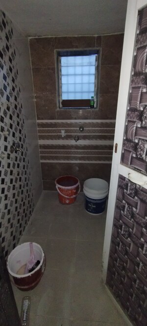 Bathroom in 1 BHK Apartment at Dombivli East – for Rent