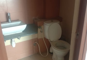 Bathroom in 3 BHK Apartment at Hoshangabad Road – for Sale