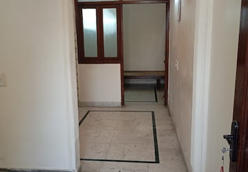 Room in 3 BHK Apartment at Hoshangabad Road – for Sale