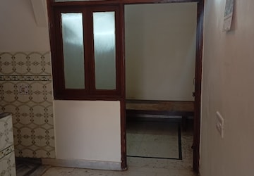 Room in 3 BHK Apartment at Hoshangabad Road – for Sale