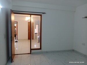 Room in 3 BHK Builder Floor at Vasant Kunj – for Rent