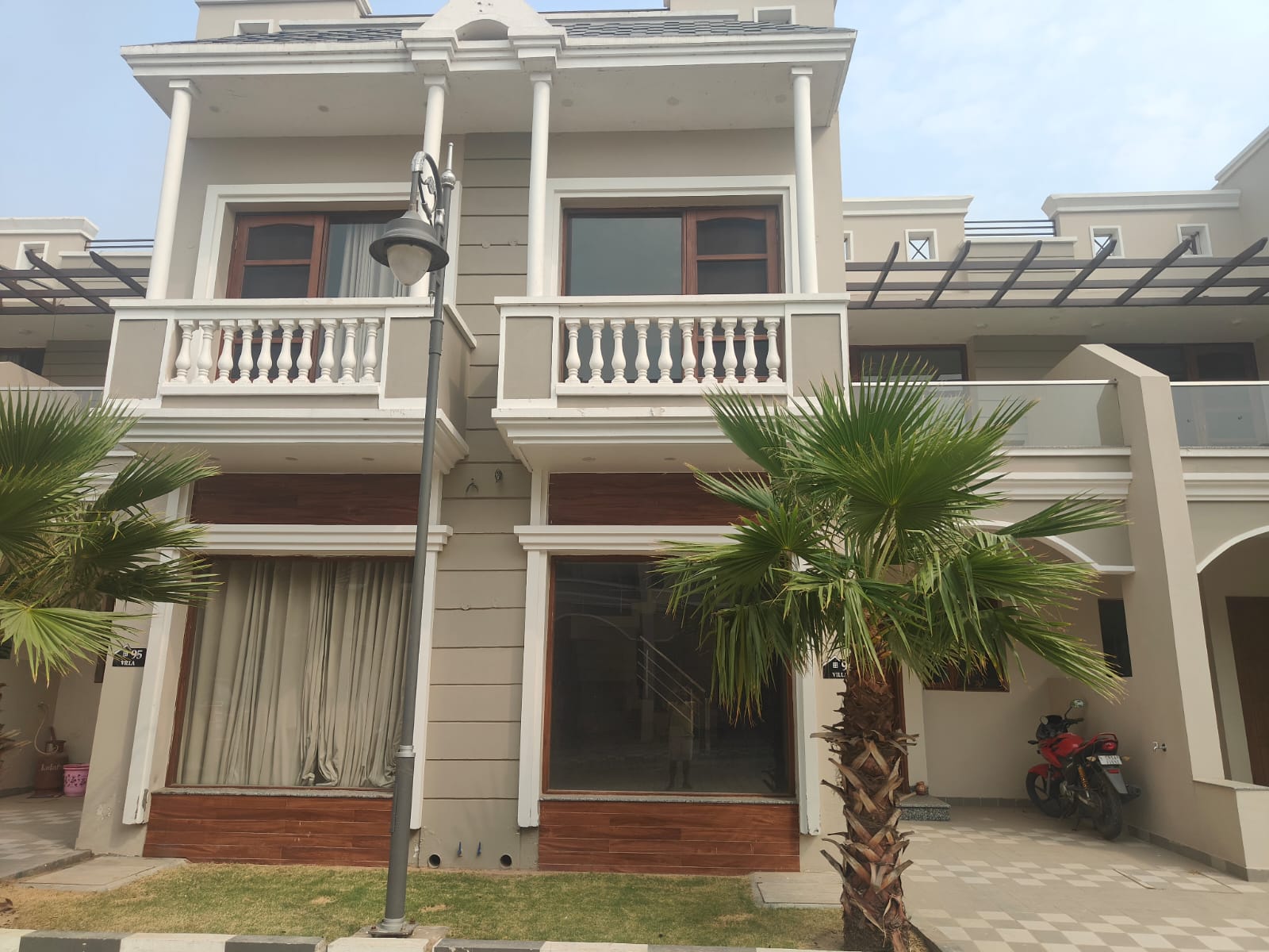 3 BHK + Extra Room Apartment For Rent in Gomti Homes