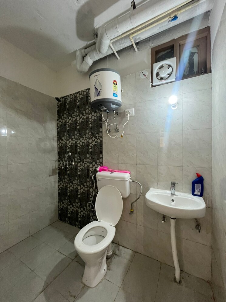 Bathroom, zara-rossa 2 Bedroom 950 Sq.Ft. Apartment In Sector 112 Gurgaon 9321182